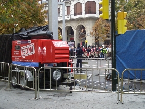 Grupo electrógeno unidad móvil 40 KVA super insonorizado remolcado por todo terreno. Potencia 40 KVA.